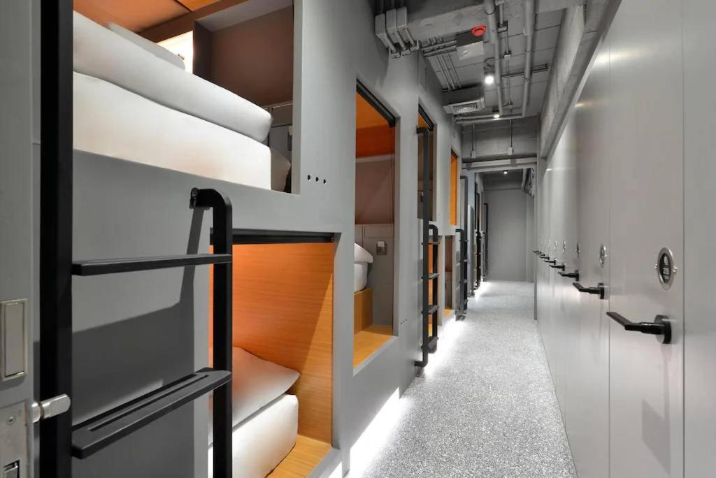 Tiang Capsule Albergue Banguecoque